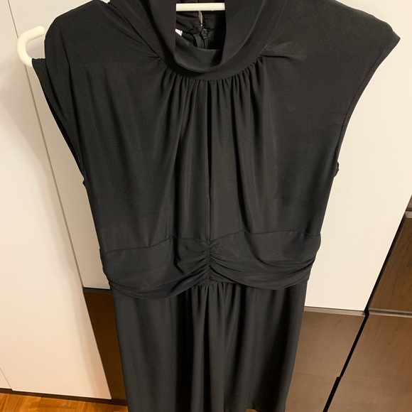 Perfect black Dress - Picture 3 of 13